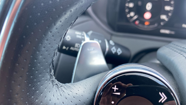 Land Rover Range Rover Velar 3.0 D300 R-Dynamic HSE 5dr Auto Diesel Estate